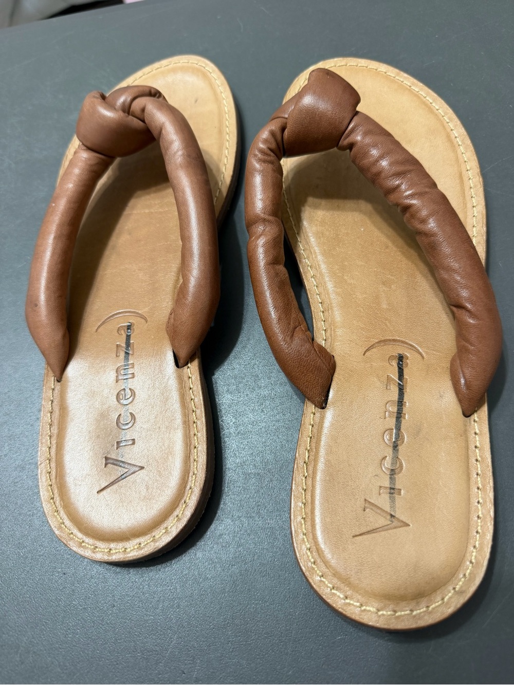 VICENZA
Alexia Puffy Flip-flop Sandals In
Beige - Picture 2 of 5